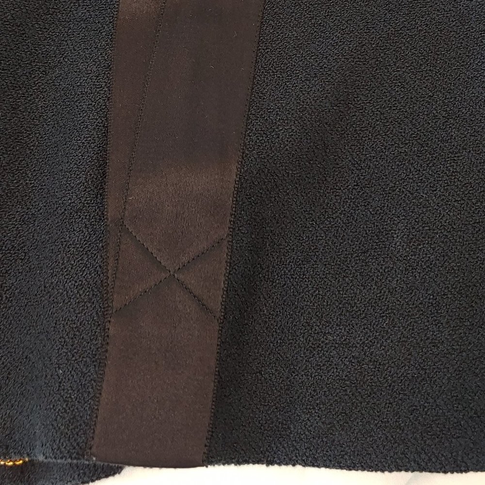 Vintage 1994 Chanel Navy Blue Boucle Jacket - Picture 7 of 14